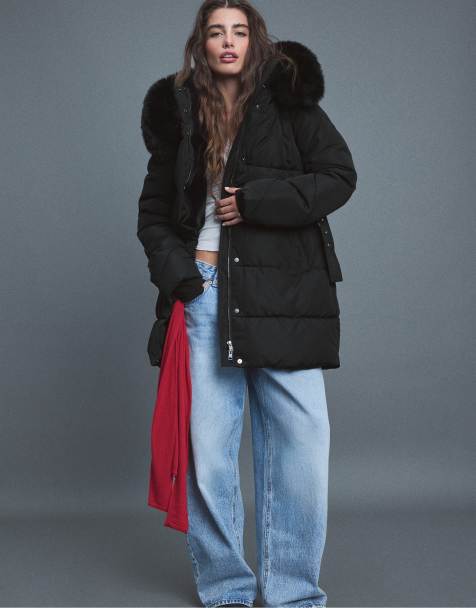 Stradivarius Fitted padded coat in black - view 1
