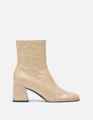 Beige 2