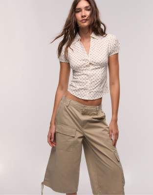 Stradivarius fitted short sleeve polka dot shirt in light grey - view 1