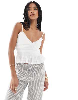 Stradivarius fitted top with ruffles in ecru - view 1