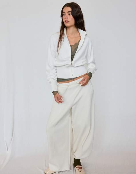 Stradivarius Fitted zip-up knit cardigan in ecru - view 1