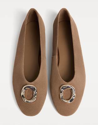 Stradivarius - Flache Ballerinas aus Spaltleder in Beige mit Verzierung-Neutral