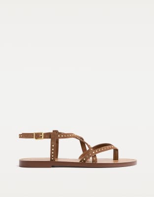 Stradivarius - Flache Leder-Sandalen in Braun mit Nieten