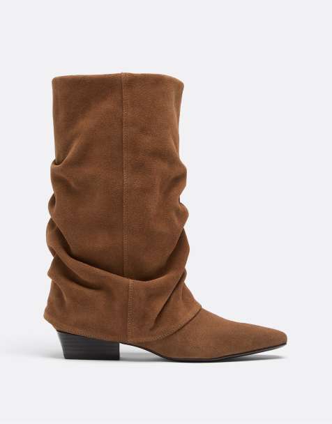 Stradivarius flache Leder-Stiefel in Beige - view 1