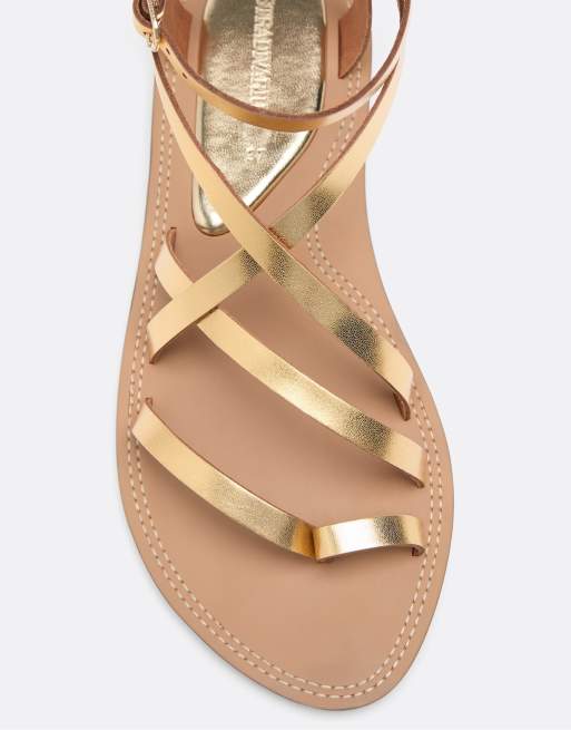Stradivarius – Flache Ledersandalen in Gold mit Schnürung, 4 von 5