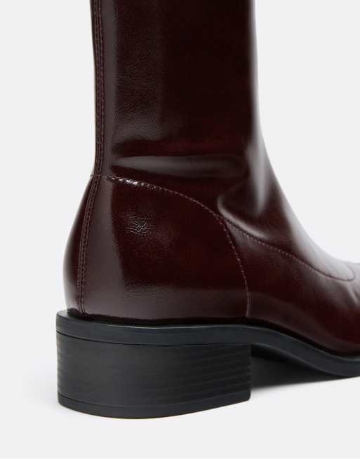 Stradivarius flache Stretch-Stiefeletten in dunklem Burgunderrot, 4 von 4