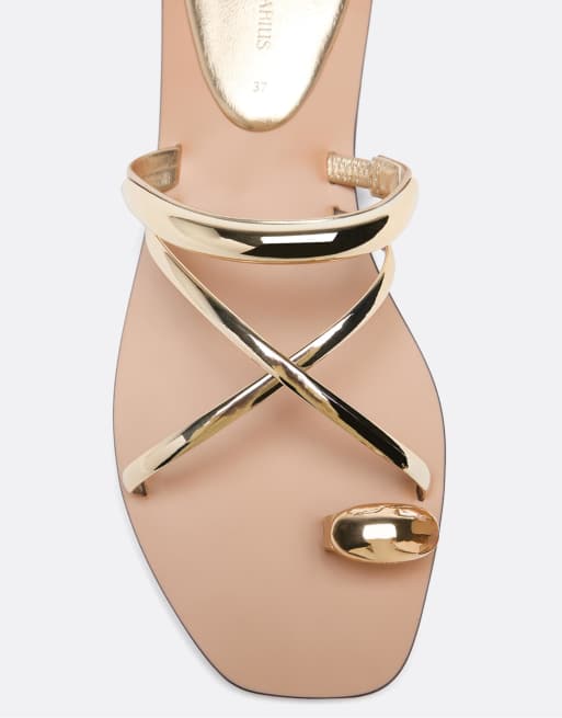 Stradivarius - Flade slider-sandaler med guldfarvede metaldetaljer, 3 af 4