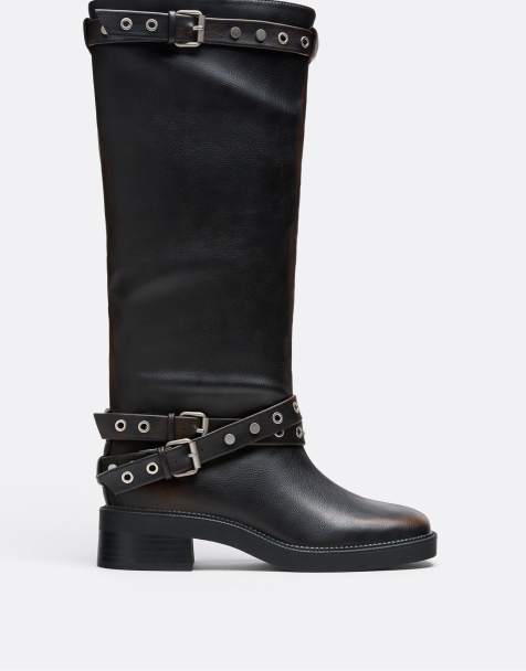 Stradivarius Flat buckle boots in brown - view 1