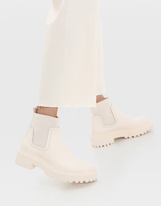 flat rubber sole boots