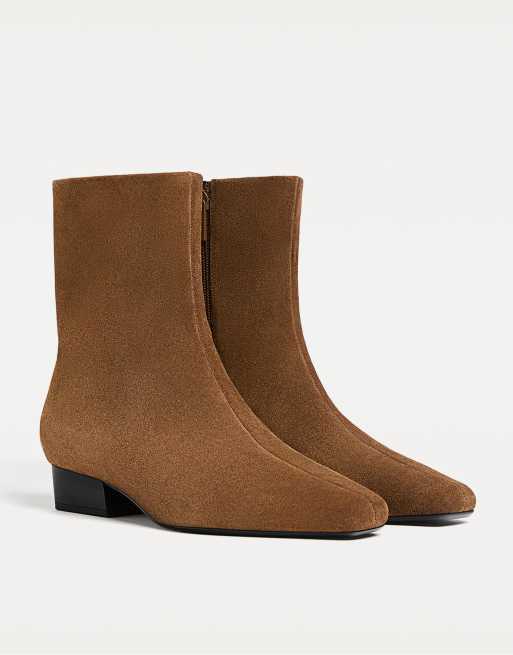 Stradivarius Flat leather ankle boots in brown