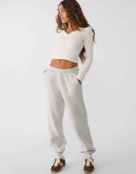 Stradivarius – Flauschige Boyfriend-Jogginghose in grau meliert - view 1