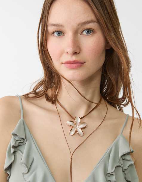 Stradivarius floral cord necklace in ecru - view 1