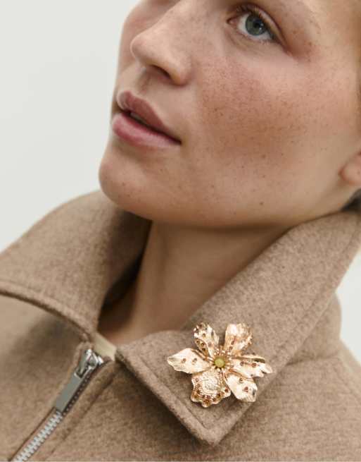 Stradivarius – Florale Brosche in Gold