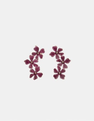 Stradivarius - Florale Earcuff-Ohrringe in Fuchsia-Rosa