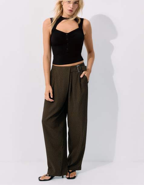 Stradivarius Flowing check trousers with buckle in khaki - view 1