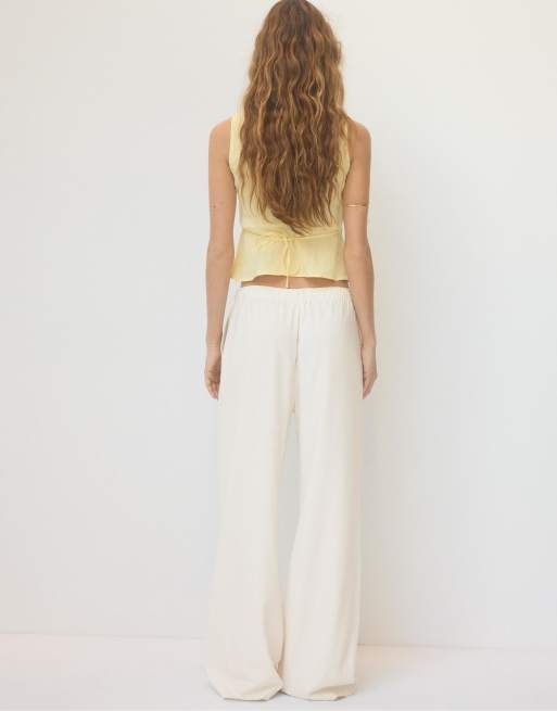 Stradivarius Flowing linen blend trousers in ecru, 3 of 4