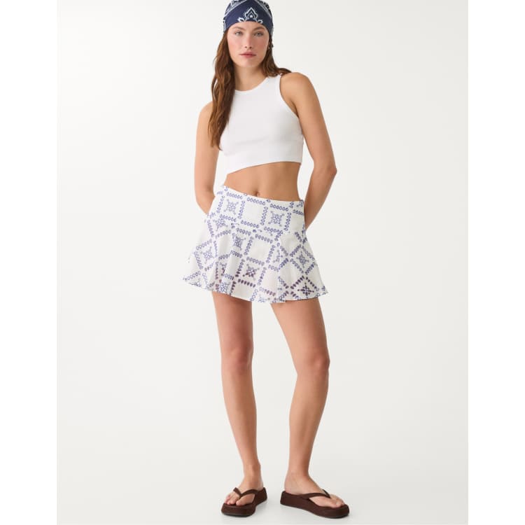 209289411-1-blue?$n_750w$&wid=