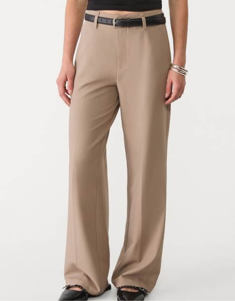 Stradivarius Flowing straight-leg smart trousers with belt in beige - view 1