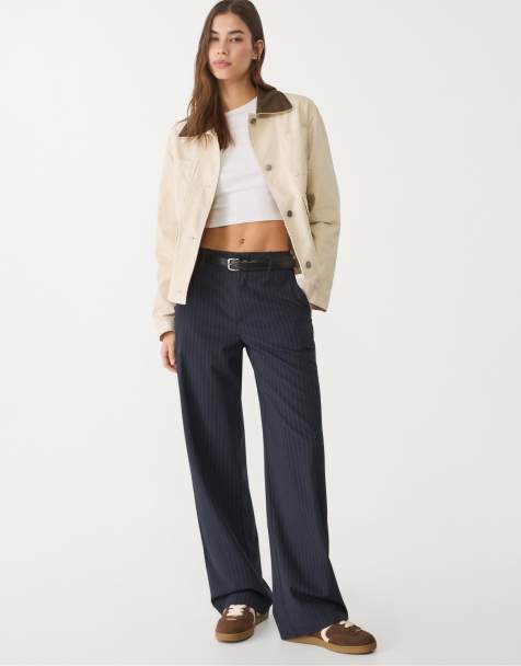 Stradivarius Flowing straight-leg smart trousers with belt in navy blue