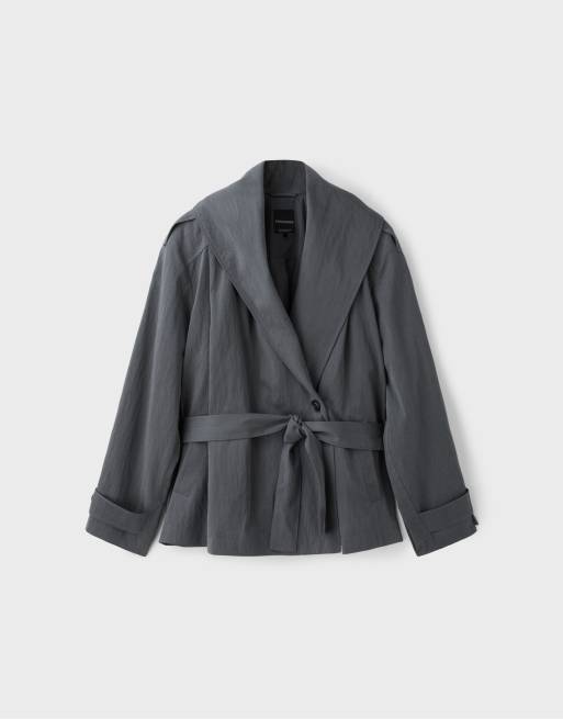 Stradivarius Flowing trench coat with shawl neck and belt in dark grey, 6 of 7