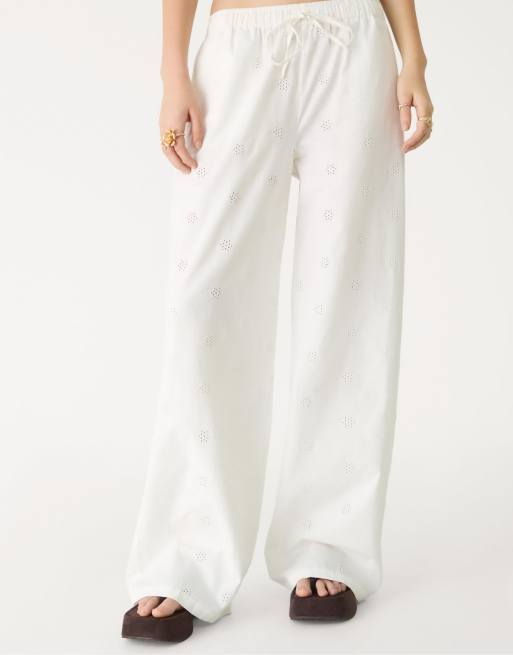 Stradivarius Flowing trousers with embroidery in white, 2 of 4