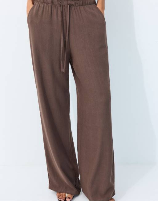 Stradivarius Flowing trousers with linen in brown, 2 of 7