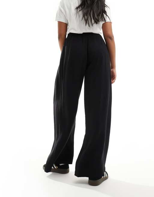 Stradivarius fluid pleat front trouser in black , 3 of 5