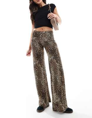 fold over waist wide leg pants in leopard print-Brown