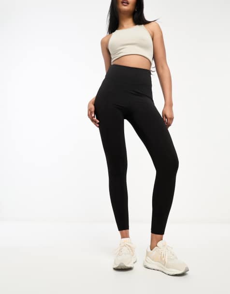 Stradivarius - Formgivende leggings i sort - view 1