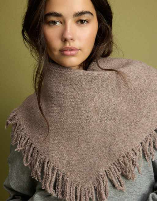Stradivarius fransig capescarf i beige, 2 av 4