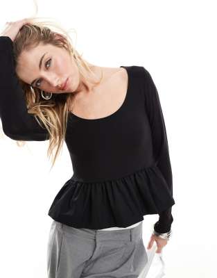 Stradivarius frilled hem detail top in black