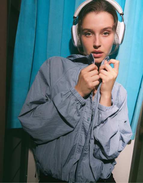 Stradivarius Gathered cropped jacket in sky blue - view 1