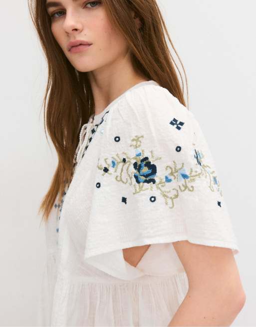 Stradivarius - Geborduurde blouse met wijde mouwen in ecru, 4 van 4