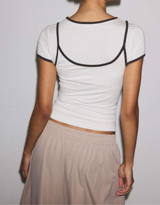Stradivarius - Gelaagd T-shirt met contrasterende rand in ecru, 2 van 4
