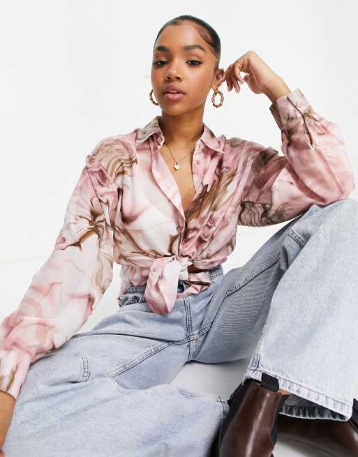 Stradivarius – Gemusterte Bluse mit Wellen-Print in Rosa 