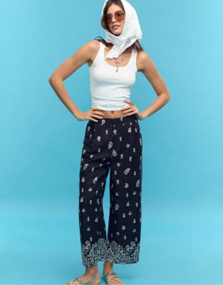 Stradivarius - Gemusterte Culotte-Hose aus Leinen in Dunkelblau-Marineblau
