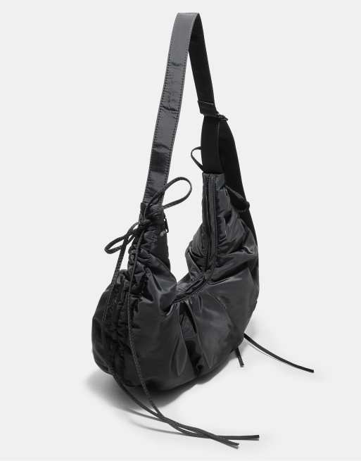 Stradivarius geraffte Stoff-Umhängetasche in Schwarz, 4 von 4