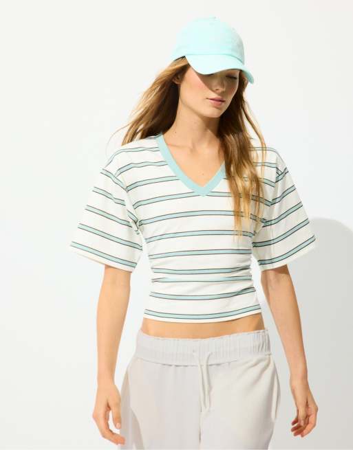 Stradivarius - Gestreept T-shirt met V-hals en kimonomouwen in pastelgroen, 2 van 7