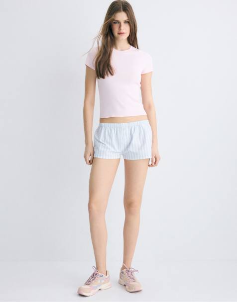 Stradivarius - Gestreepte mini short met knopen in ecru - view 1