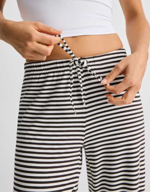 Stradivarius gestreepte slim-fit joggers met smalle taille in bruin, 4 van 7