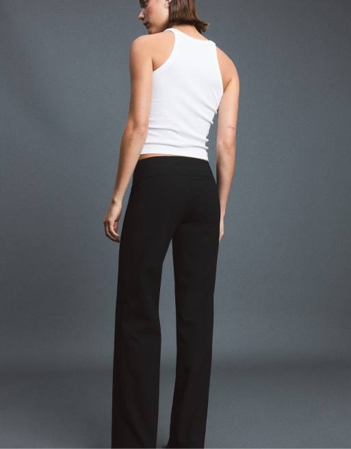 Stradivarius gestreifte Hose mit geradem Bein und Schnallendetail in Schwarz, 3 von 7