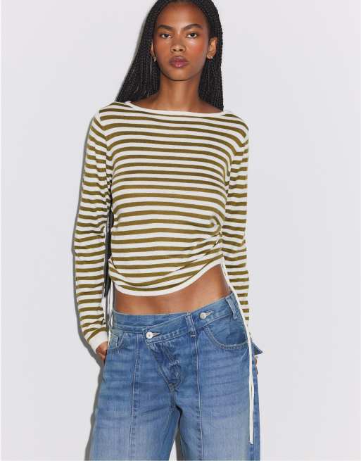 Stradivarius gestreifter Pullover mit seitlicher Raffung in Khaki, 4 von 7