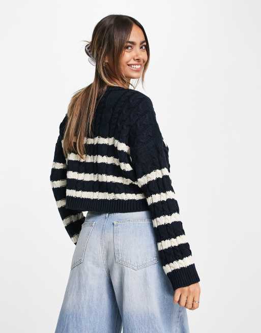 Stradivarius – Gestreifter Strickpullover mit Zopfmuster | ASOS