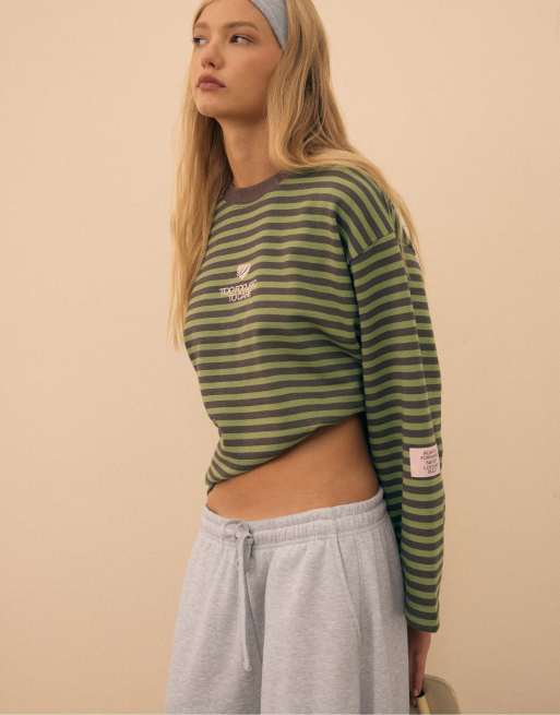 Stradivarius gestreiftes Sweatshirt in Khaki, 2 von 7