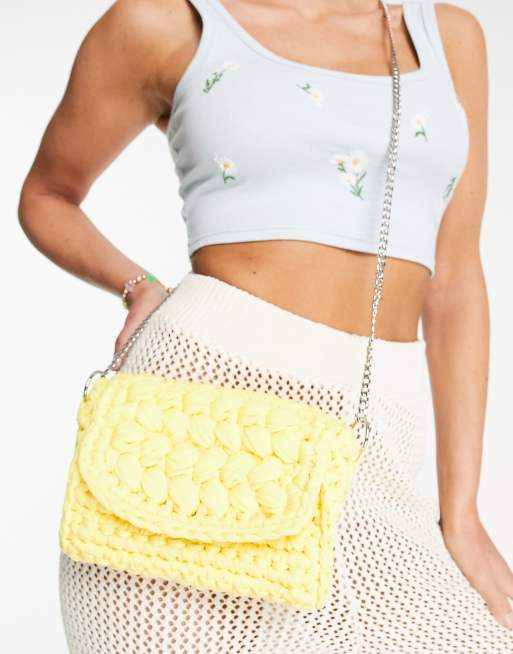 Stradivarius - Gevlochten crossbody tas in geel