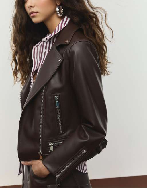 Stradivarius - Giacca biker marrone in pelle sintetica, 2 di 4