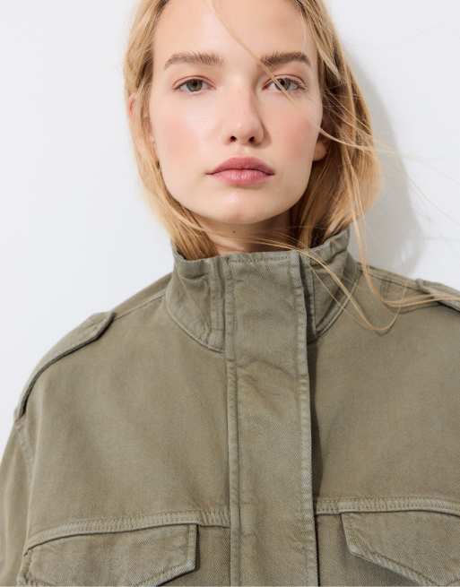 Stradivarius giacca bomber multitasche color kaki, 4 di 4