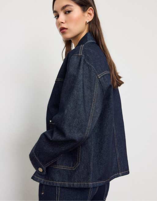 Stradivarius - Giacca di jeans blu lavaggio risciacquato con tasche, 2 di 4