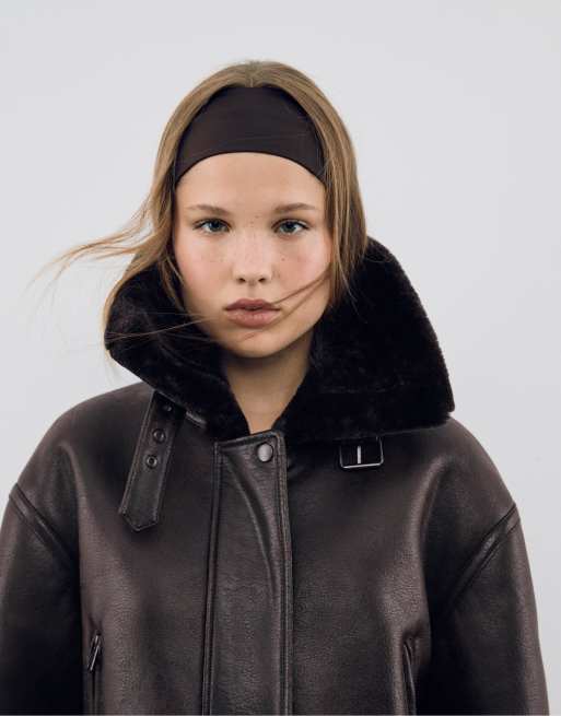 Stradivarius - Giacca in pelle sintetica double-face marrone, 4 di 4