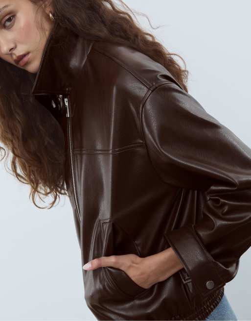 Stradivarius - Giacca oversize in pelle sintetica marrone, 4 di 4